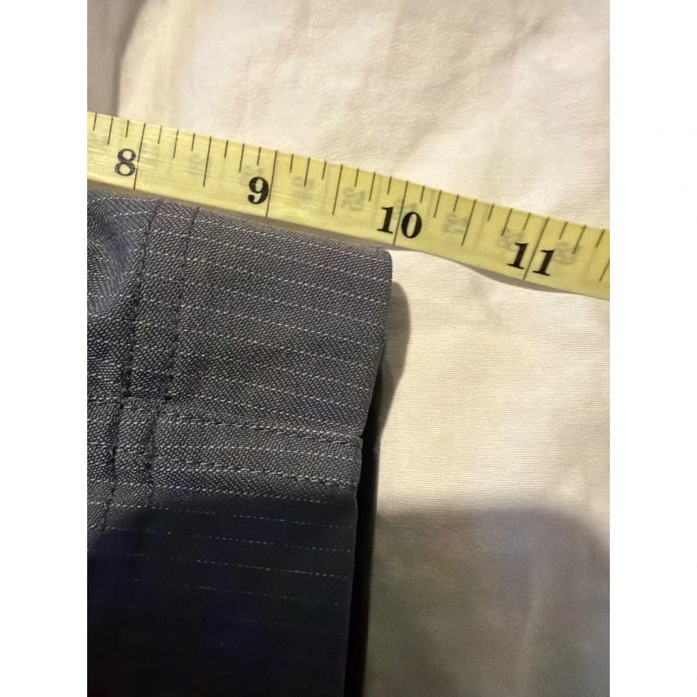 Lululemon Mens ABC Cargo Shorts Grey Pinstripe Size 36 Zipper Pockets Hiking